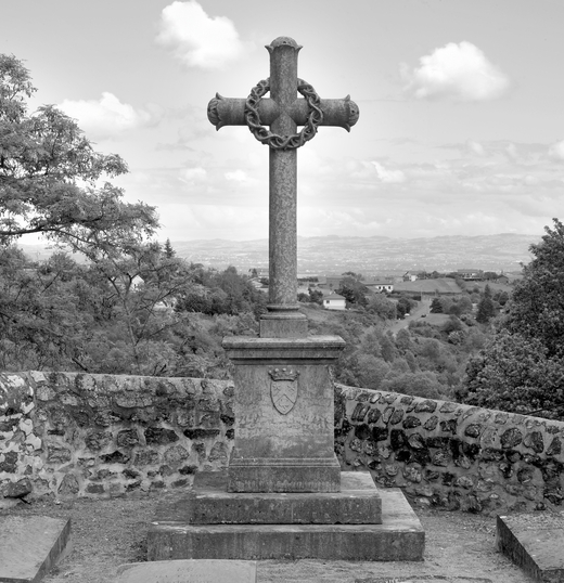 Croix funéraire (enclos de la famille de Meaux)