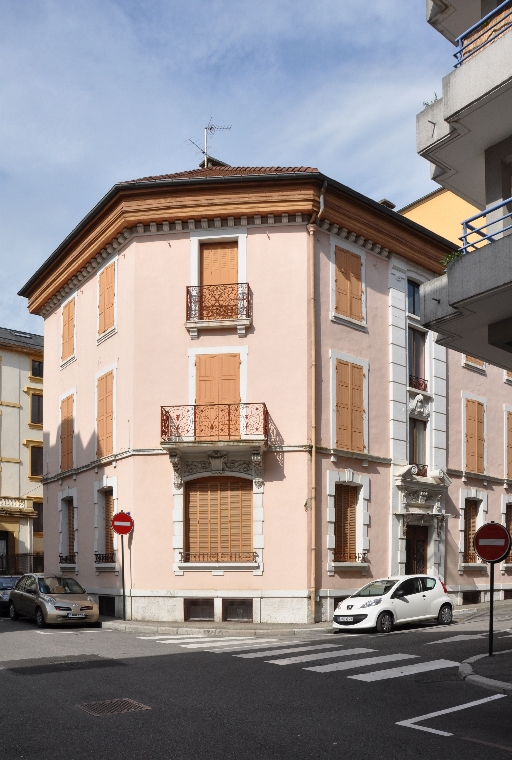 hôtel de voyageurs, hôtel La Croix du Sud, actuellement immeuble