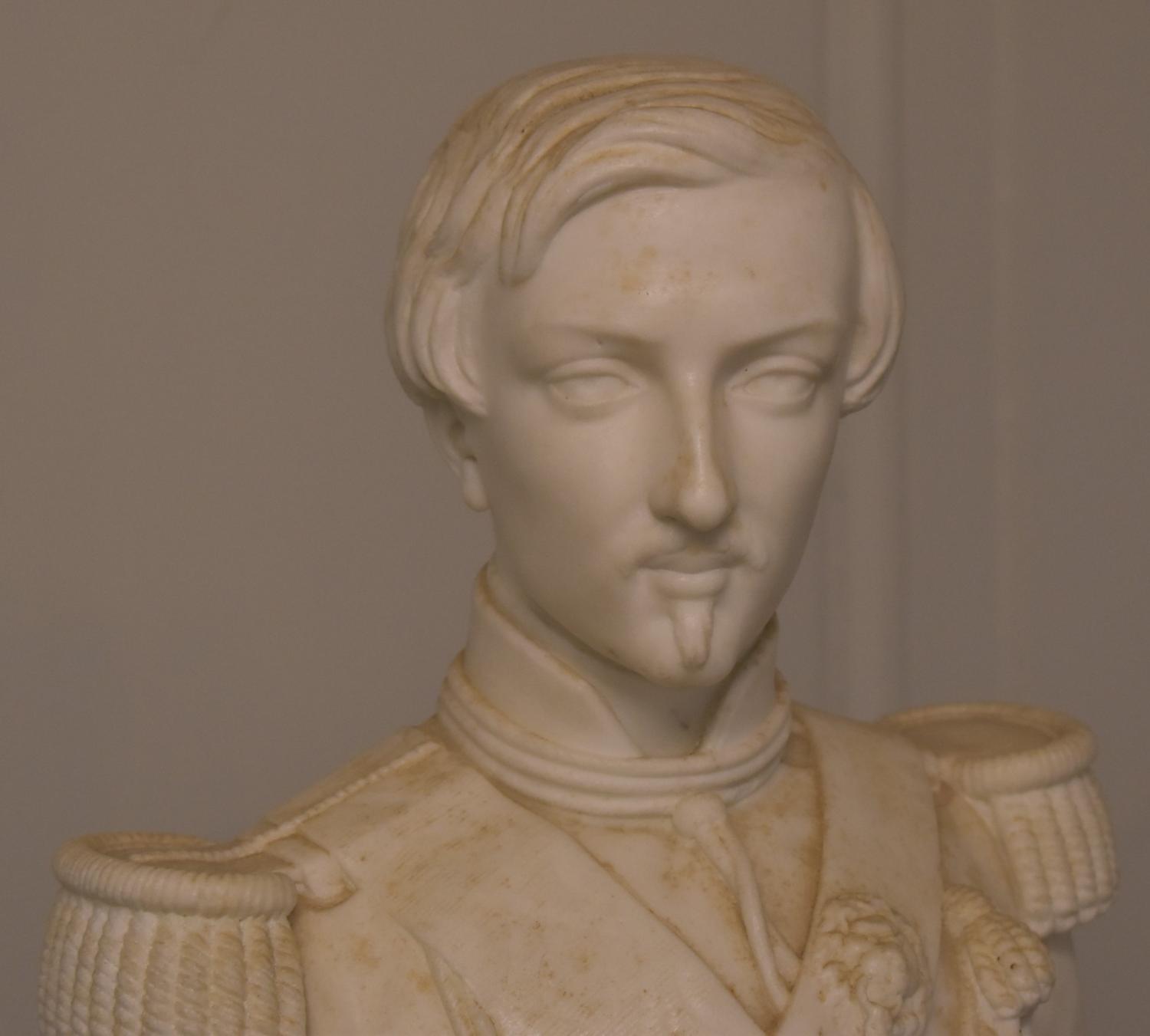Sculpture de Charles Cumberworth - Statue d'Antoine d'Orléans, duc de Montpensier, en costume de colonel d'artillerie