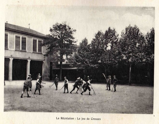 Mausolée dit chapelle expiatoire ou second monument des Brotteaux ; couvent de capucins, actuellement école Ozanam