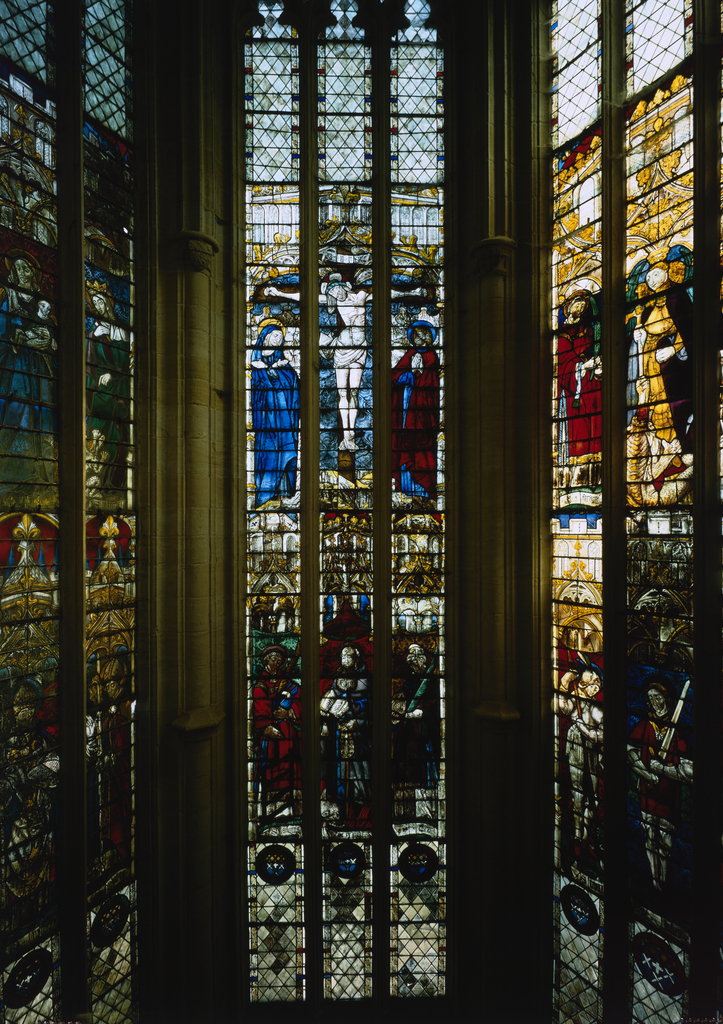 Ensemble de 12 verrières : Calvaire, Annonciation, saints évêques et martyres de Lyon de Valence et de Vienne