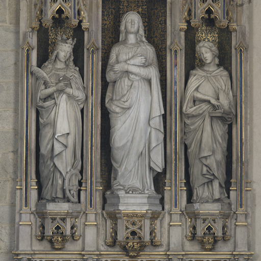 Statue : sainte Catherine