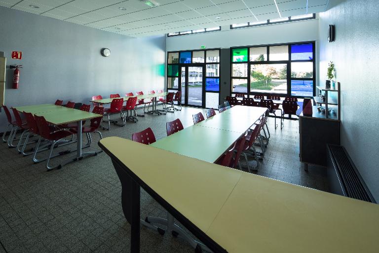 Lycée agricole et collège agricole féminin, actuellement lycée agricole Olivier-de-Serres