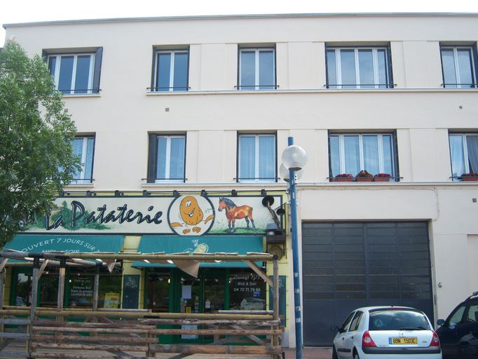 Immeuble, magasin de commerce