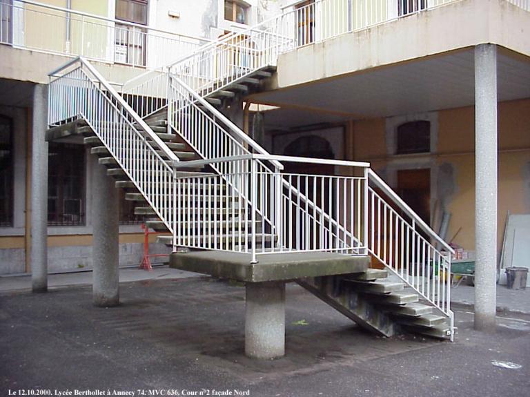 Lycée de garçons, actuellement Lycée Claude-Louis-Berthollet