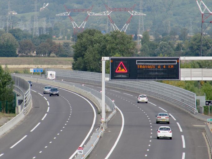 Viaduc autoroutier de Miribel-Jonage