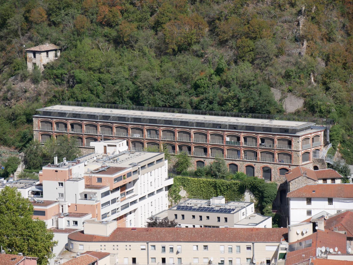 Etendage BUISSON puis usine TEYTU encollage et séchage de laine cardée actuellement réhabilitée en logements HLM