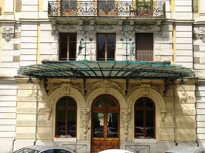 Hôtel de voyageurs, Hôtel Bernascon, actuellement Résidence Le Bernascon