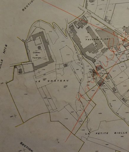 Château de Faverges, puis Usines Duport et Blanc, puis Société Gourd-Croizat-Dubost et Cie, Soierie Stünzi, puis logements, actuellement gîte et accueil d'événements