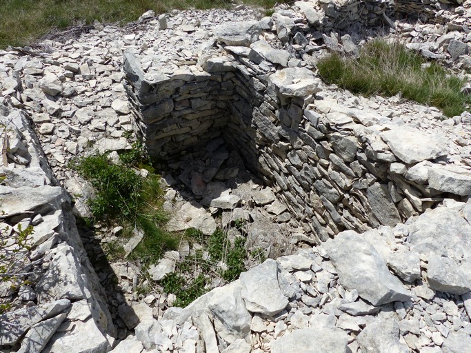 Vue de volume d'une cabane, quartier du Col de Lérol.