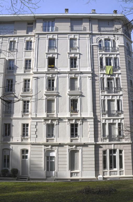 Hôtel de voyageurs, dit Hôtel d'Albion, actuellement immeuble à logements, dit Résidence L'Albion