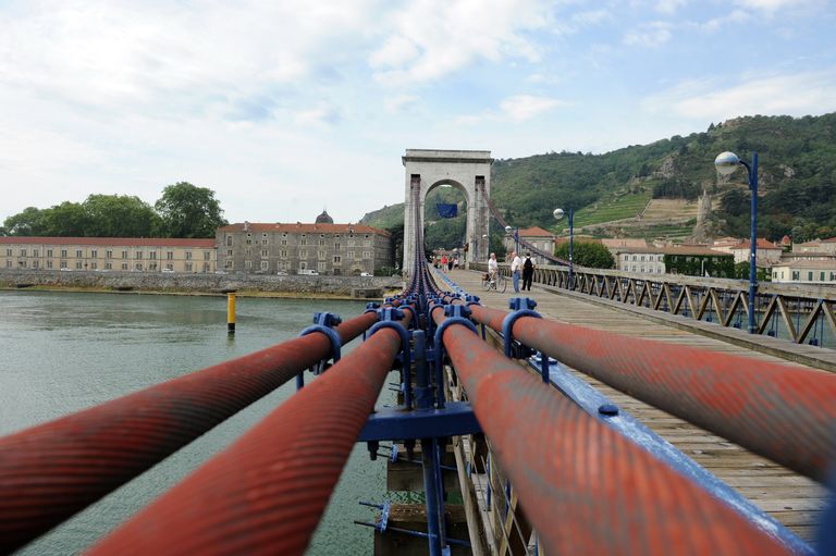 Pont routier, actuellement passerelle Marc Seguin