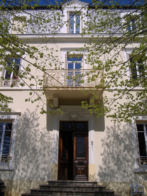 Château Reygnier puis Villa Ladeville actuellement demeure bourgeoise