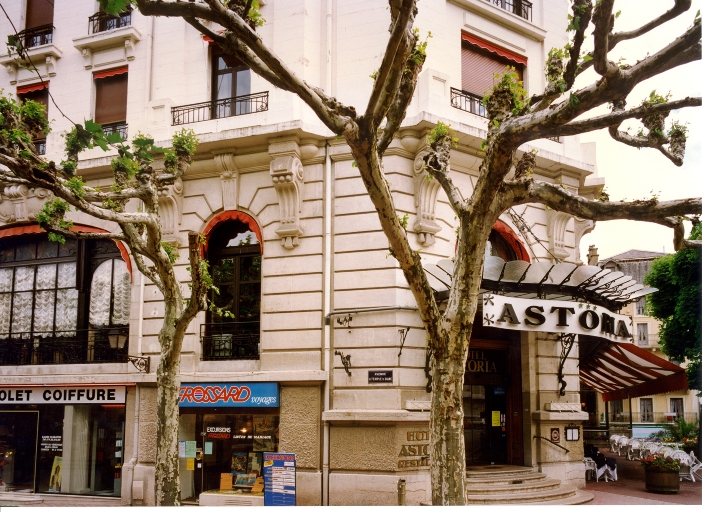 Hôtel de voyageurs, Hôtel de l'Astoria et de l'Arc Romain puis Hôtel Astoria