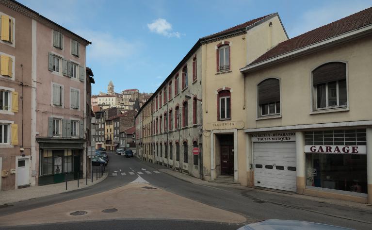 Tannerie Meyzonnier puis Combe et Meyzonnier puis Floquet du Puy puis les Tanneries Françaises Réunies actuellement services municipaux, maroquinerie et logement d'ouvriers