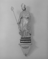Ensemble de 4 statues : Saint Augustin, Saint Louis de Gonzague, Saint Jean François Régis, Sainte Philomène, et de 4 consoles d'architecture