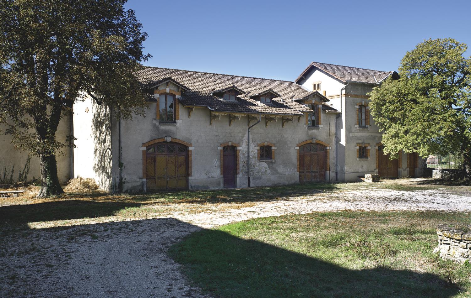 Communs du château de Saint-Maurice-de-Rémens