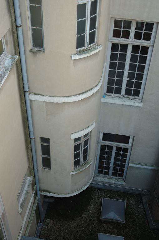 Hospice des vieillards ou de la Croix, hospice des Incurables, puis hôpital Sainte-Croix