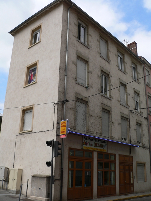 Immeuble d'habitation et commerce