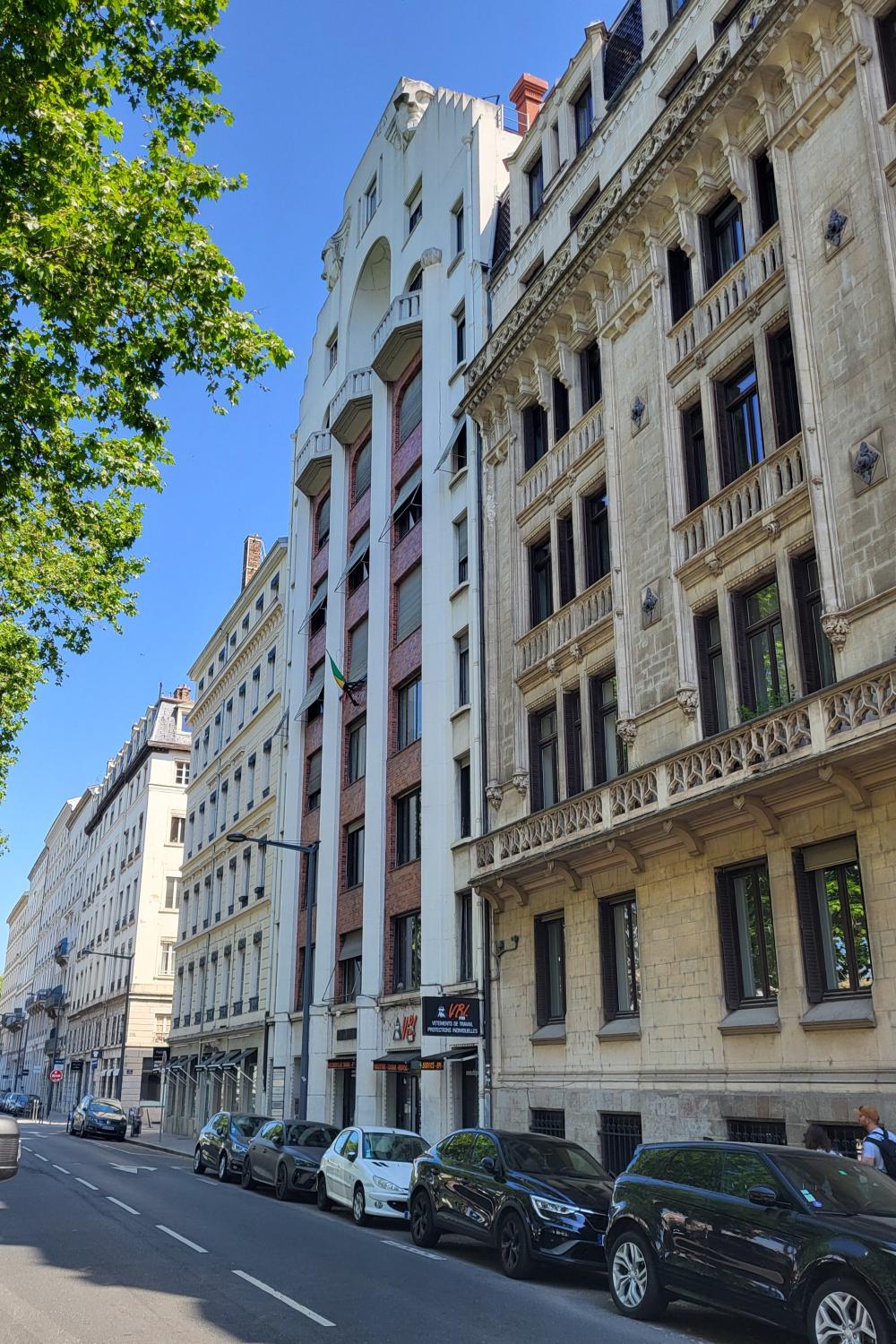 Immeuble des soieries Barioz actuellement bureaux