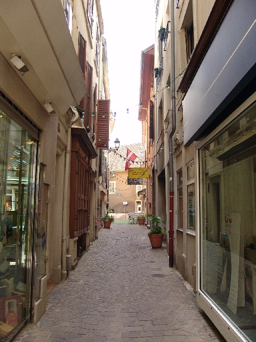 Rue du Dauphin