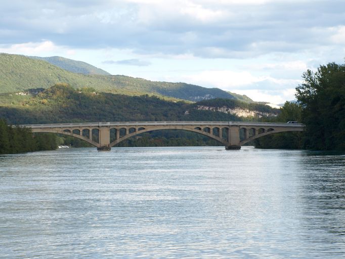 Pont routier de Briord