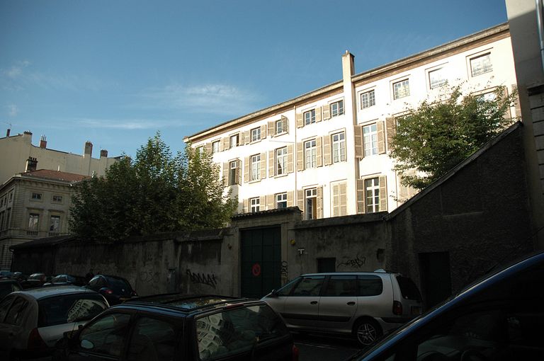 Établissement de bienfaisance : institut médico-professionnel Saint-Vincent-de-Paul