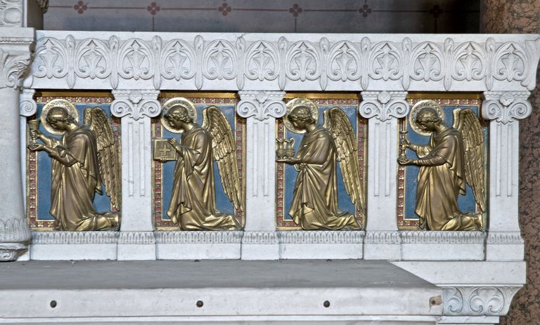 Autel (maître-autel), tabernacle