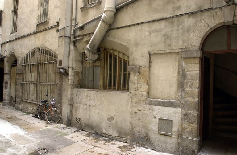 Hôtel de ville, actuellement immeuble à l'enseigne du Vieil hostel de ville