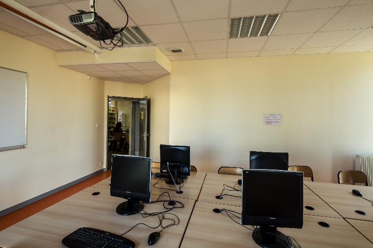 Lycée agricole et collège agricole féminin, actuellement lycée agricole Olivier-de-Serres