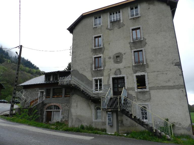 Moulins à farine de l'abbaye de Tamié actuellement centre d'accueil de groupes