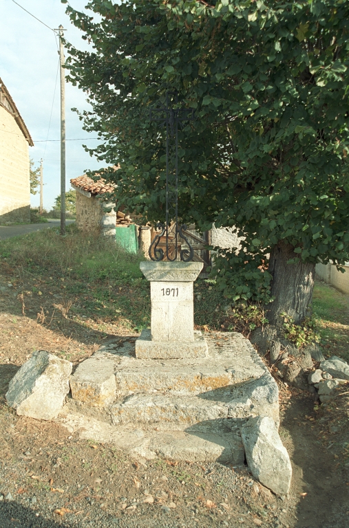 Les croix monumentales du canton de Boën et de la commune de Sail-sous-Couzan