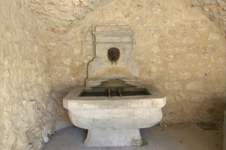 lavoir et fontaine