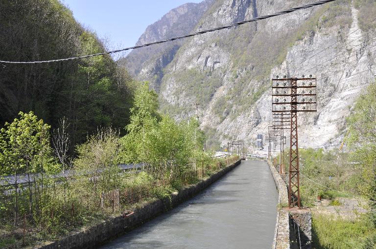 centrale et barrage de Rioupéroux, basse-vallée de la Romanche et cité ouvrière de la Salinière