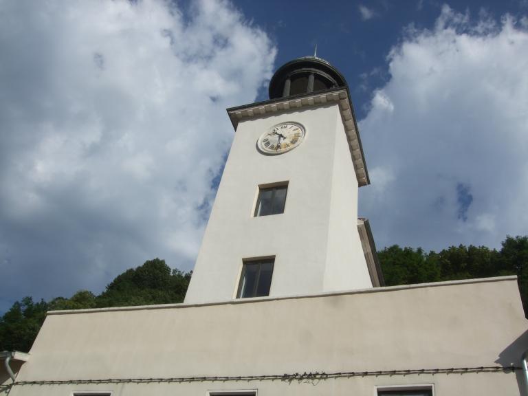 Fabrique de soieries Berne et Cie puis manufacture de foulards Sabran dit bâtiment de l'horloge actuellement logements
