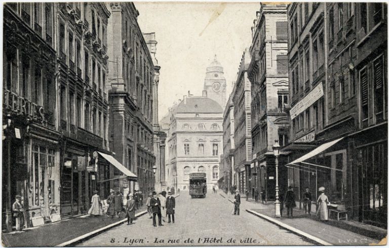 Rue de l'Impératrice, puis rue de l'Hôtel-de-Ville, actuellement rue du Président-Edouard-Herriot