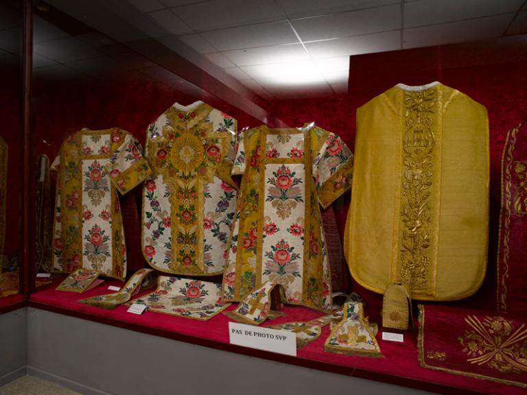 Les ornements liturgiques du musée dit Historial de sainte Agnès de Langeac