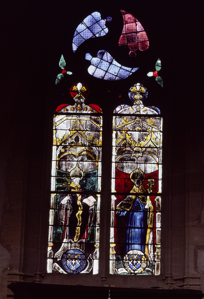 Verrière : saint Grégoire, saint Augustin (baie 11), verrière à personnages