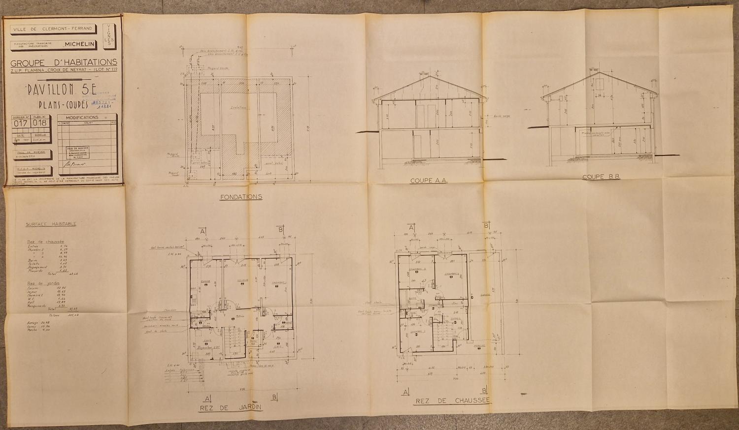 Plans et coupes d'une maison de type 5E pour le lotissement des Vignes (cité de Croix-de-Neyrat), 1977