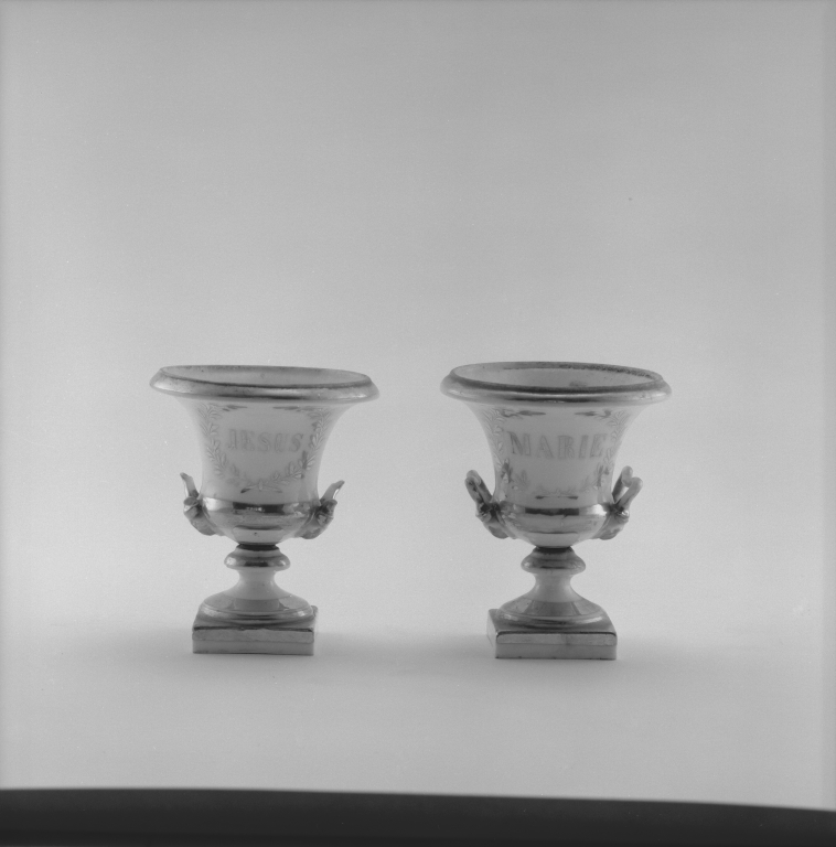 Ensemble de 2 vases d'autel (n°1)