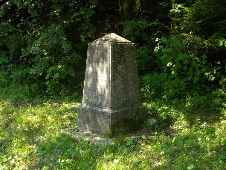Monument commémoratif de la route de la Combe d'Ire