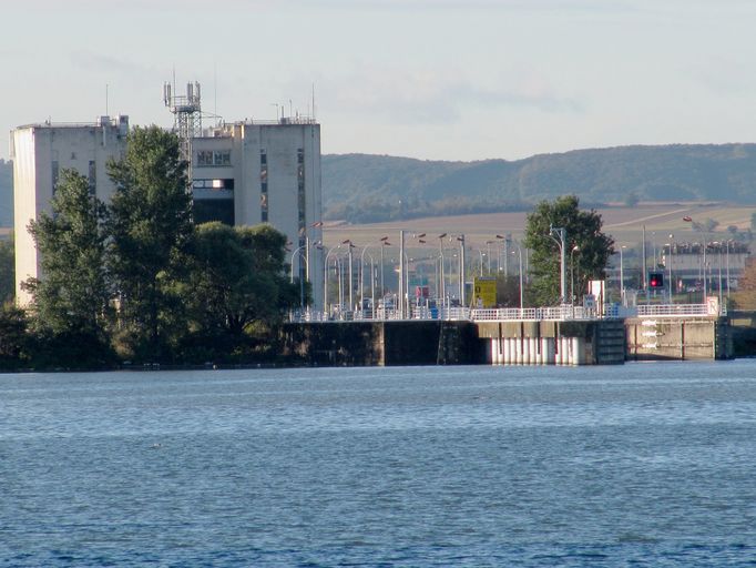 Centrale hydroélectrique, écluse, dite usine-écluse de Pierre-Bénite, pont de service