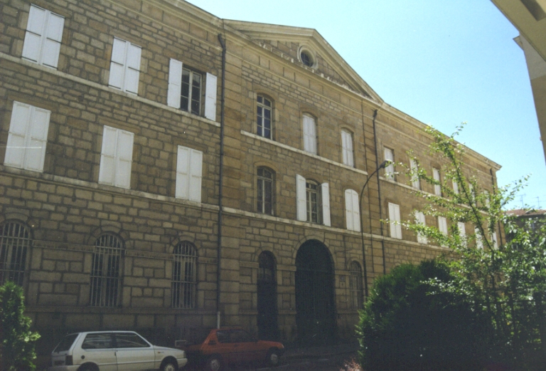 Gendarmerie, actuellement établissement administratif de la direction départementale sanitaire et sociale de la Loire