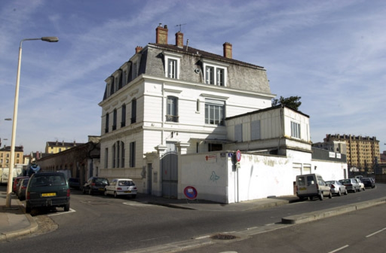 Maison Parrayon huile et savon, vins détail dite Usine de traitement des corps gras