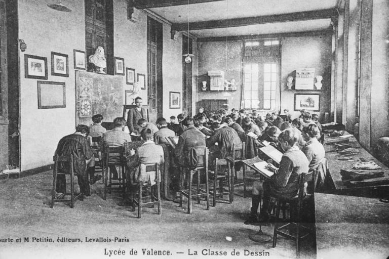 Les bâtiments nord (B) et sud (C) du lycée Emile-Loubet