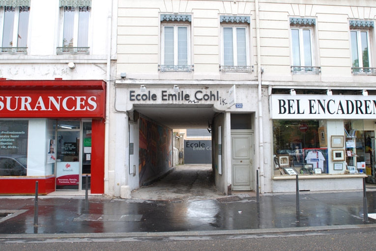 Ferblanterie Bonnefoy puis impression sur étoffes Meyer puis teinture pour fabrique Manhès L. puis Boindin P. Équipement électrique et Pelletier J. Repousse sur métaux puis Flexelec actuellement École Émile Cohl