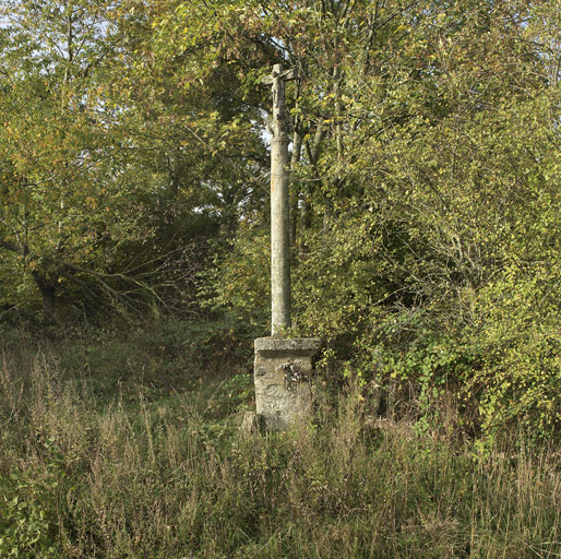 Croix de chemin dite croix de Beauvoir