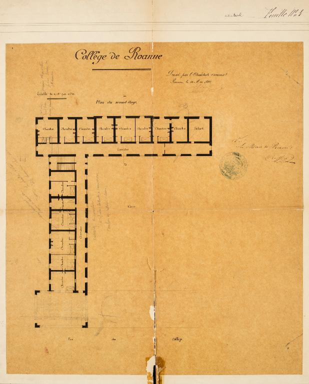 Manoir de Chènevoux, puis collège de jésuites, puis école centrale, puis lycée de garçons, actuellement lycée d'enseignement secondaire Jean-Puy