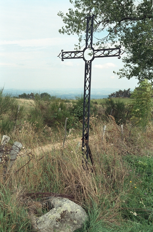 Les croix monumentales du canton de Boën et de la commune de Sail-sous-Couzan