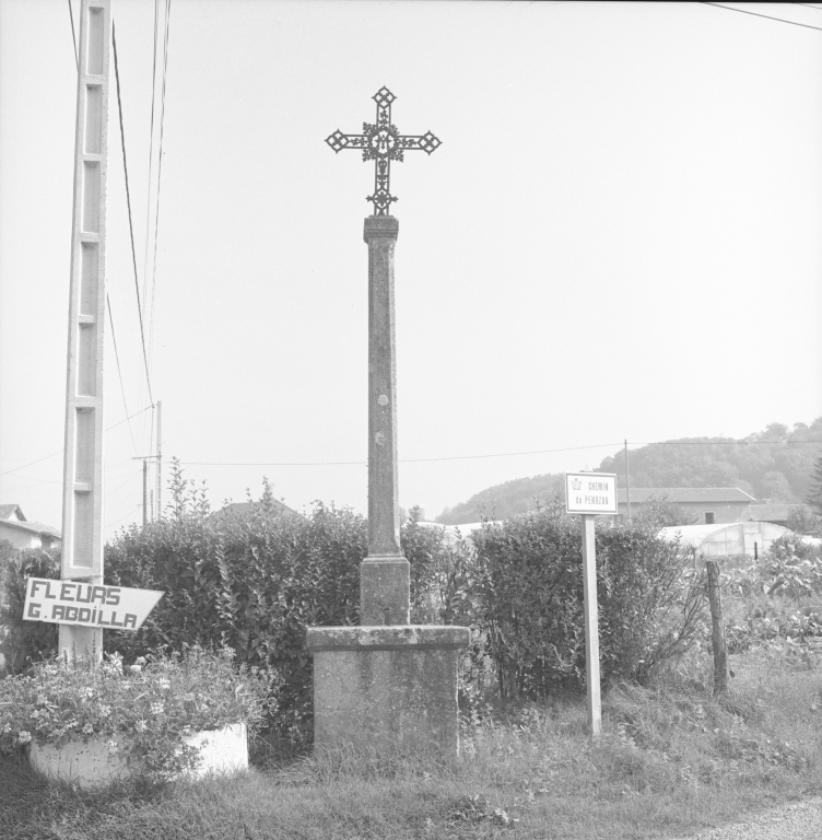 Les croix monumentales du canton de Trévoux